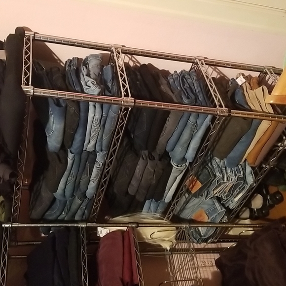 Meet your Posher, Sheila - Picture 3 of 13